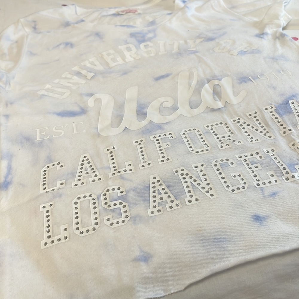 VS PINK UCLA top